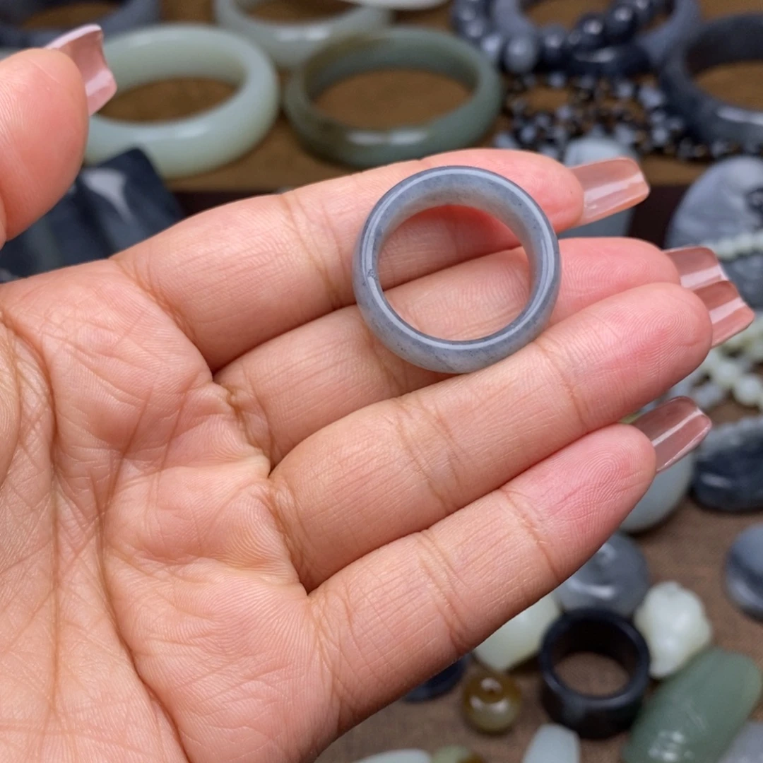 火***瓜和田玉未镶嵌颈饰