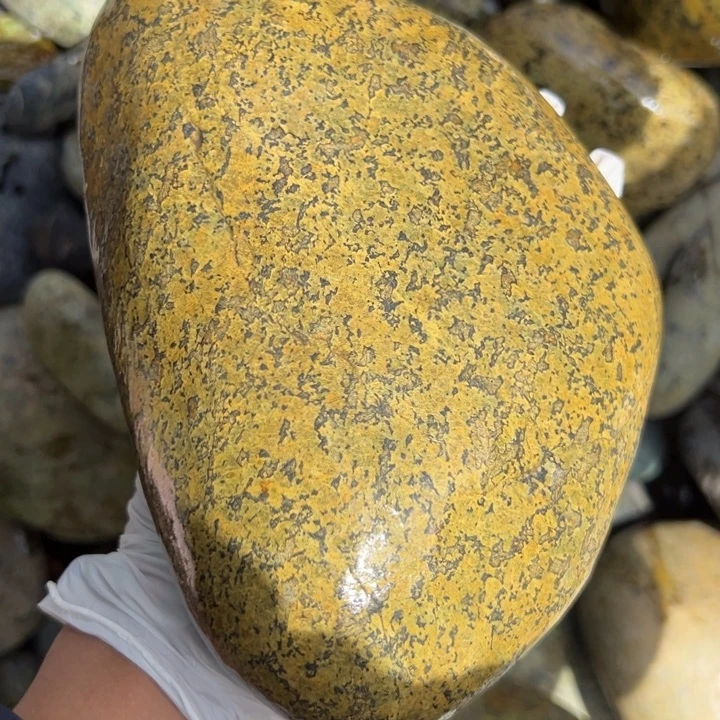 用***8长石玉未镶嵌藏玉药王石