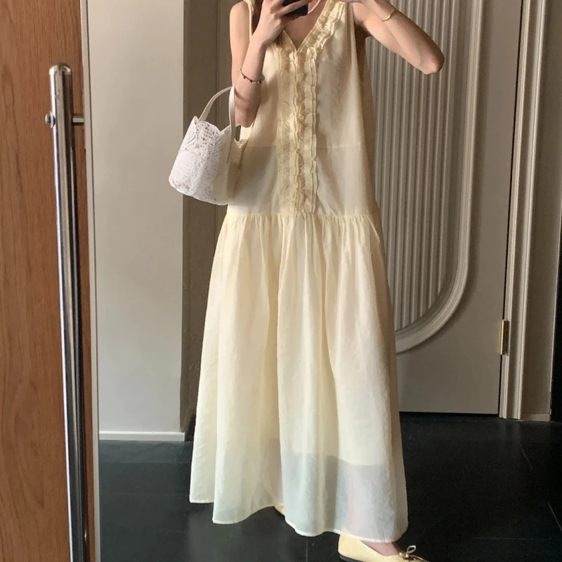 法式洋气减龄无袖连衣裙女2025夏季新款时髦超好看宽松遮肉中长裙