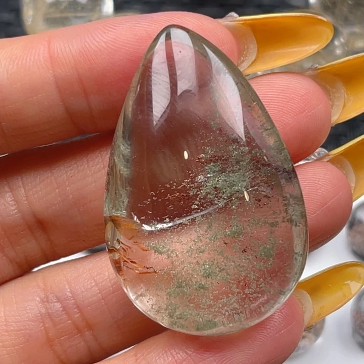 【闪购商品】未镶嵌颈饰水晶月****?