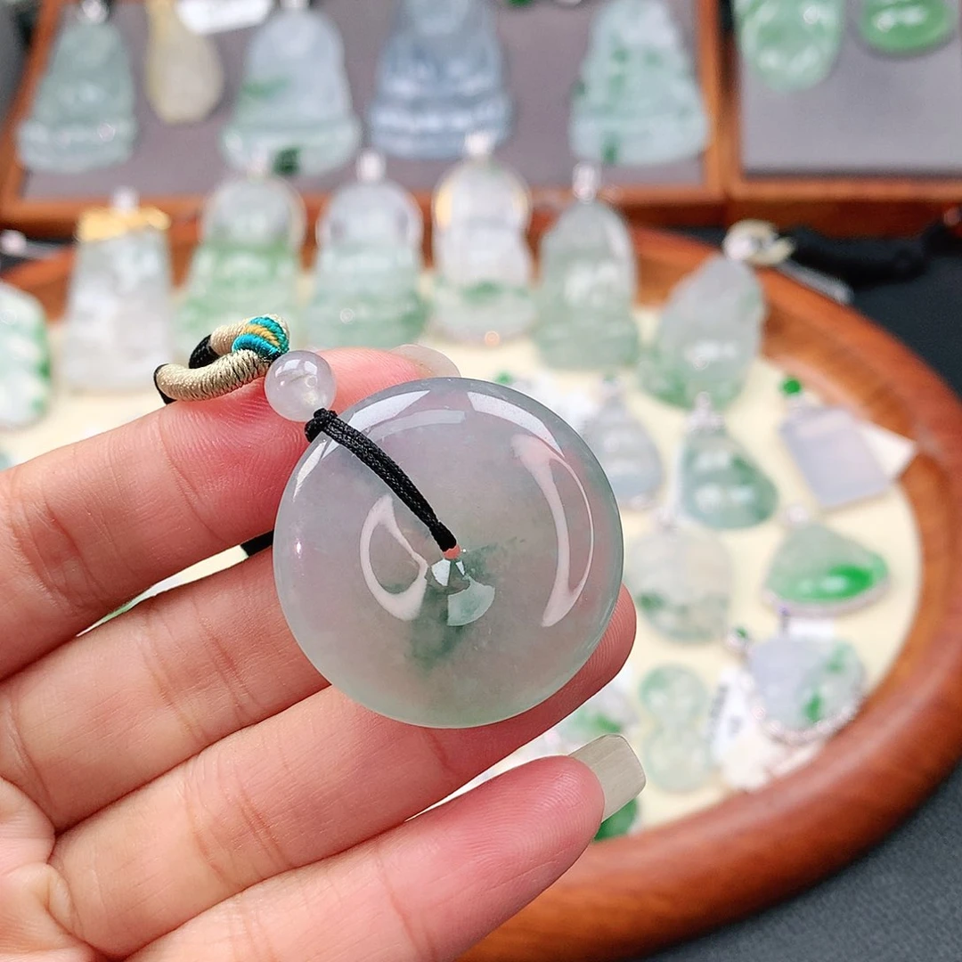 颈饰未镶嵌翡翠平安扣