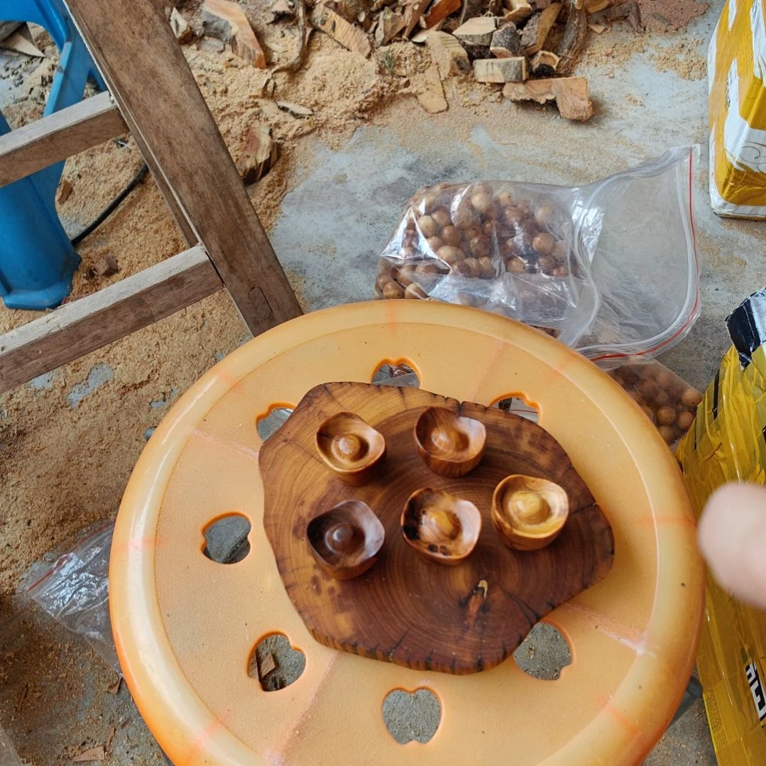 柏木（崖柏）微瑕疵黑油陈华料小元宝一个