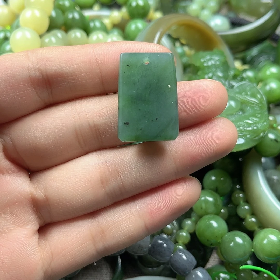 和田玉（碧玉）未镶嵌颈饰