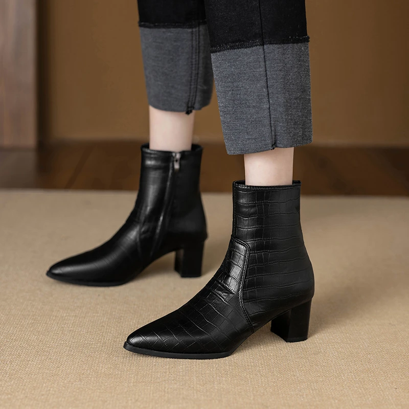 欧美高跟马丁靴粗跟瘦瘦靴新款秋冬复古百搭尖头短靴切尔西小踝靴