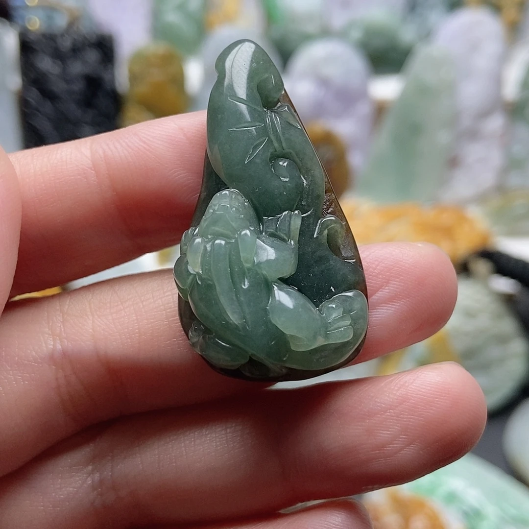 翡翠未镶嵌颈饰翡翠