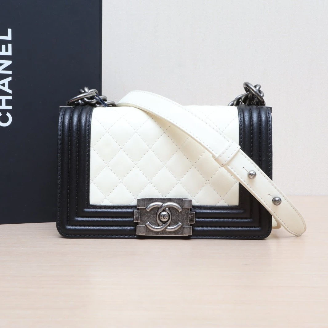 95新 Chanel/香奈儿 活动黑黑Leboy 小号 皮革S 18开 银扣包