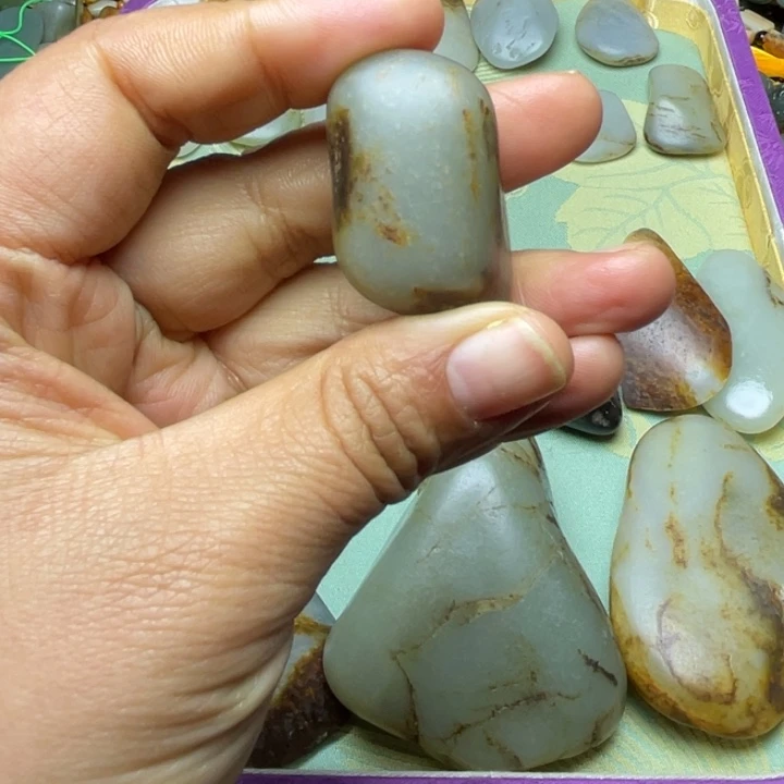 和田玉未镶嵌珠宝半成品