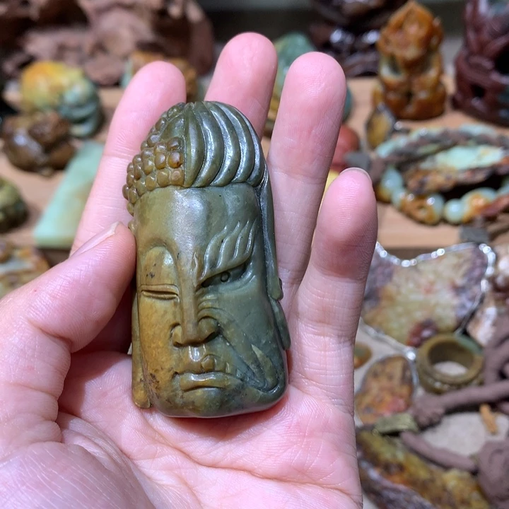 未镶嵌岫岩河磨玉（透闪石质玉）挂件