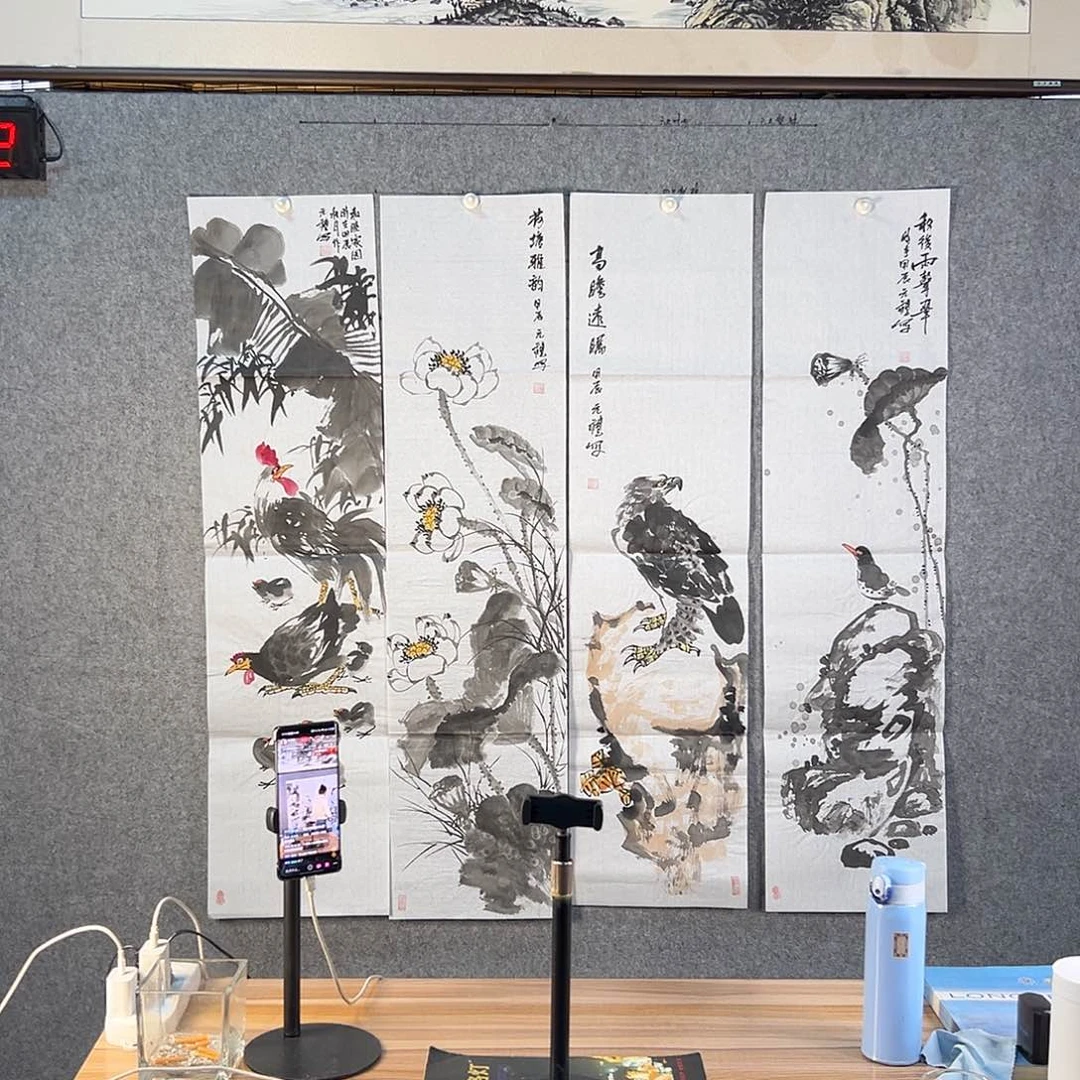 国画492 花鸟在树丛的顶端发出巨大声音