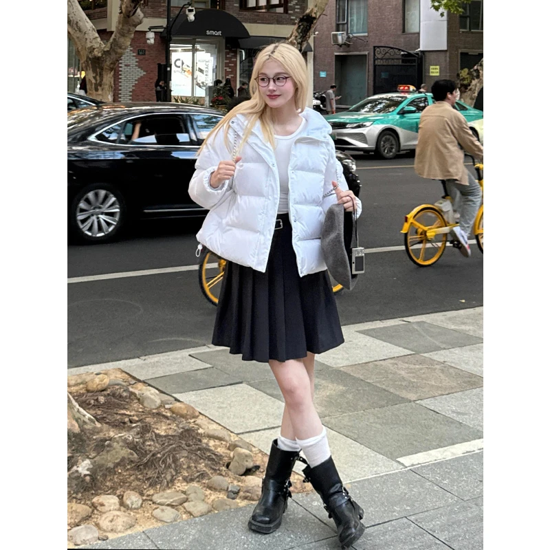 白色连帽羽绒服女短款2025冬季新款云朵泡芙加厚高级感白鸭绒外套