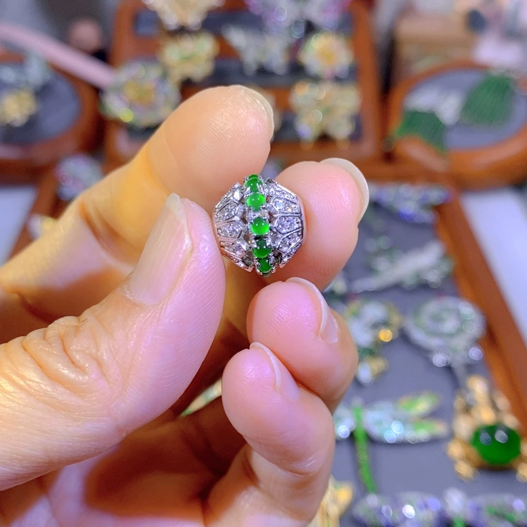 颈饰银S925镶嵌翡翠