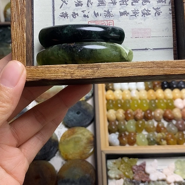 蛇纹石玉合金颈饰