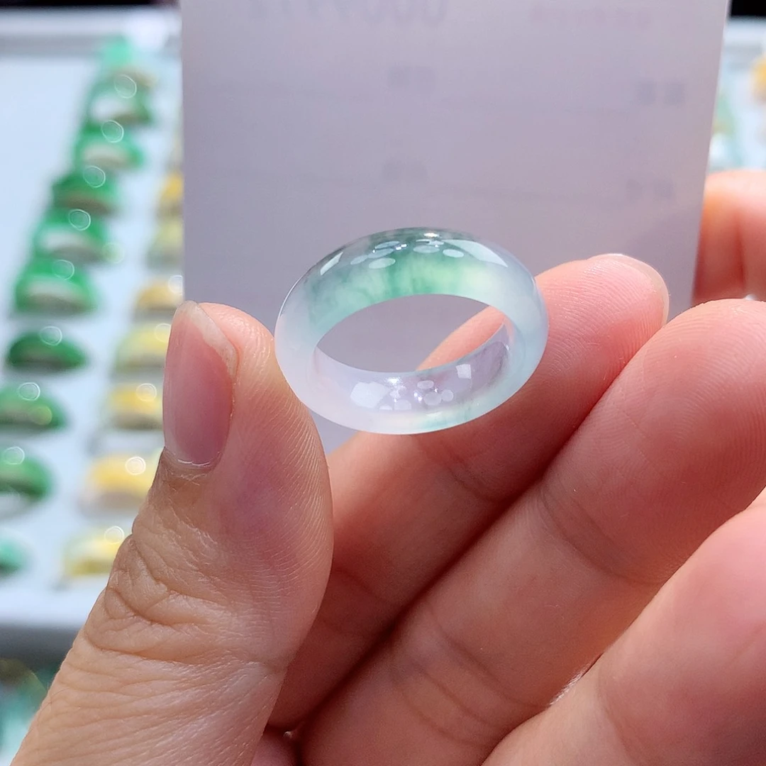 翡翠戒指未镶嵌9圈