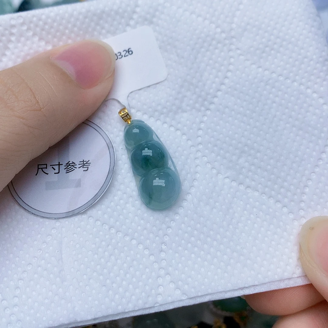 颈饰18K金镶嵌翡翠天然A货翡翠