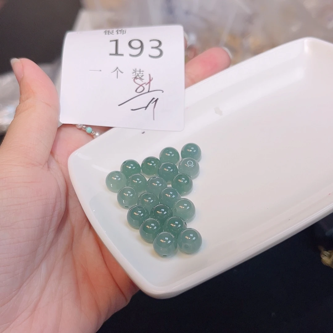 未镶嵌珠宝半成品水晶193 。