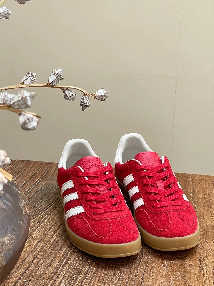 时尚百搭真皮红色德训鞋 跟高2cm 230509