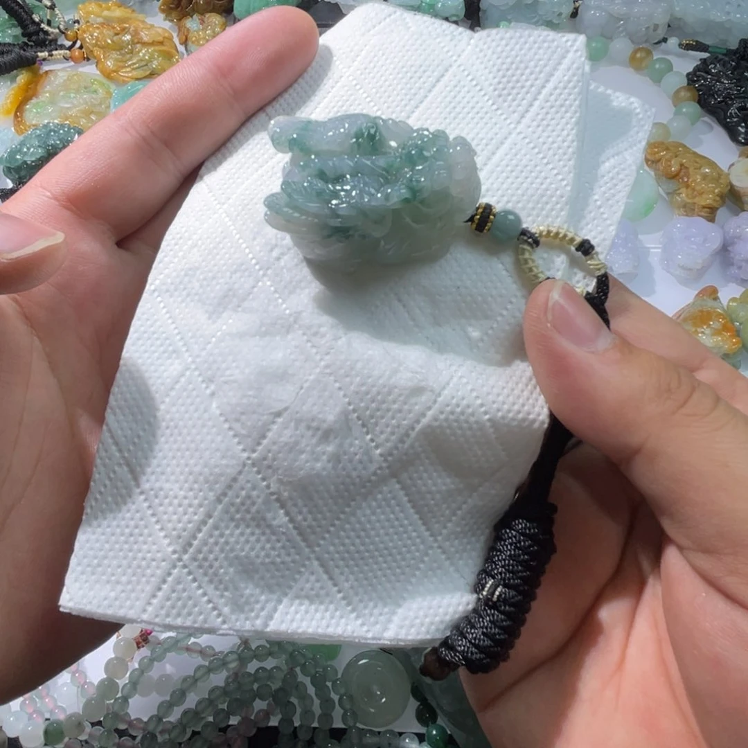 翡翠颈饰未镶嵌天然