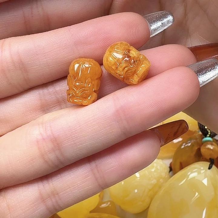 琥珀未镶嵌珠宝奇石