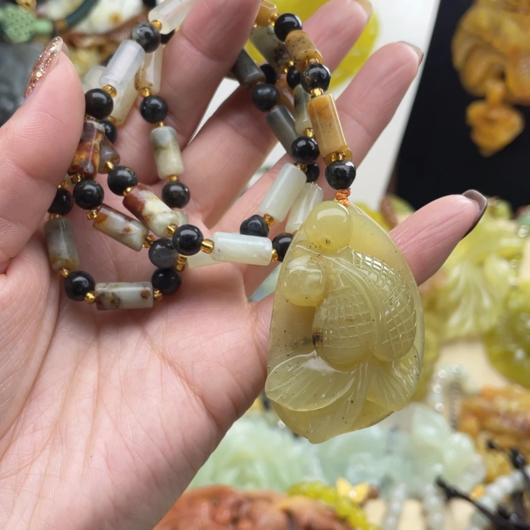 未镶嵌蛇纹石玉颈饰