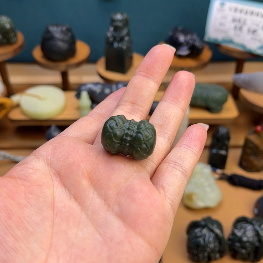 未镶嵌和田玉挂件