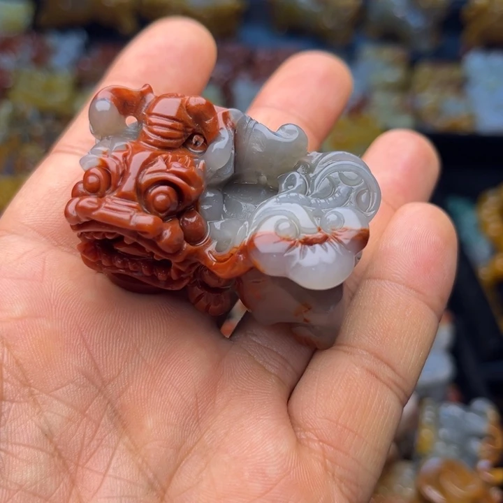 石英质玉（黄龙玉）未镶嵌颈饰