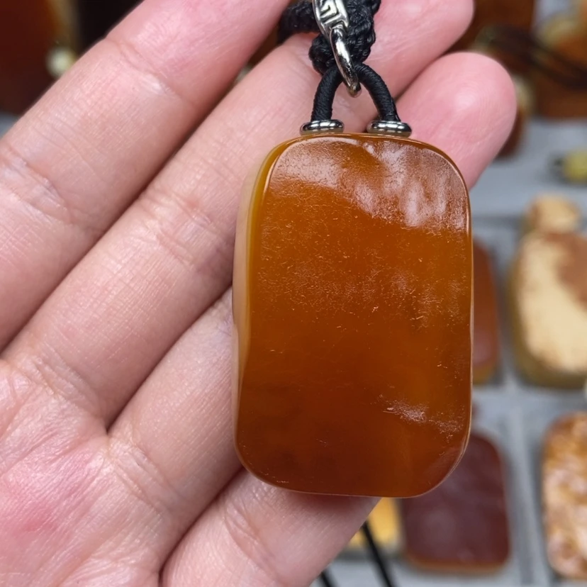 【闪购商品】未镶嵌吊坠(赠链)琥珀