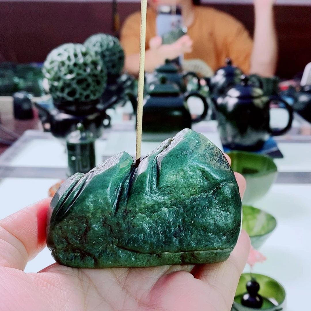 未镶嵌和田玉（青玉）摆件