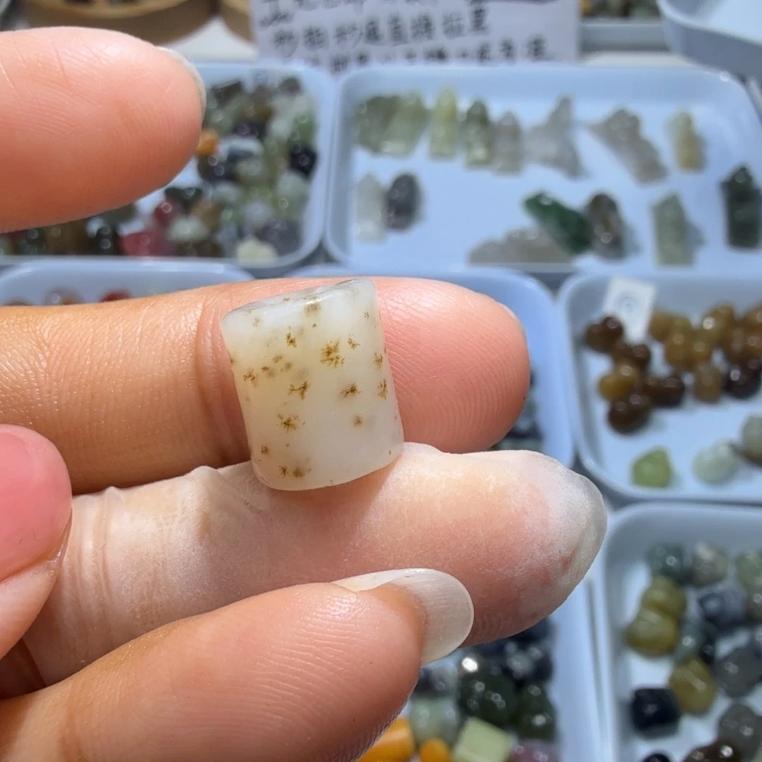 和田玉未镶嵌珠宝奇石