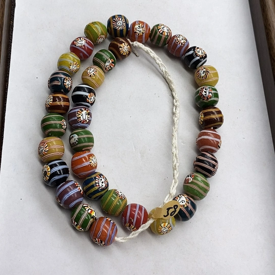 颈饰琉璃西亚人脸圆珠