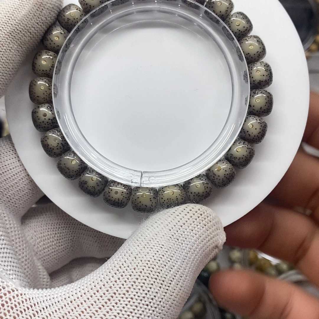 手串星月菩提黑冰