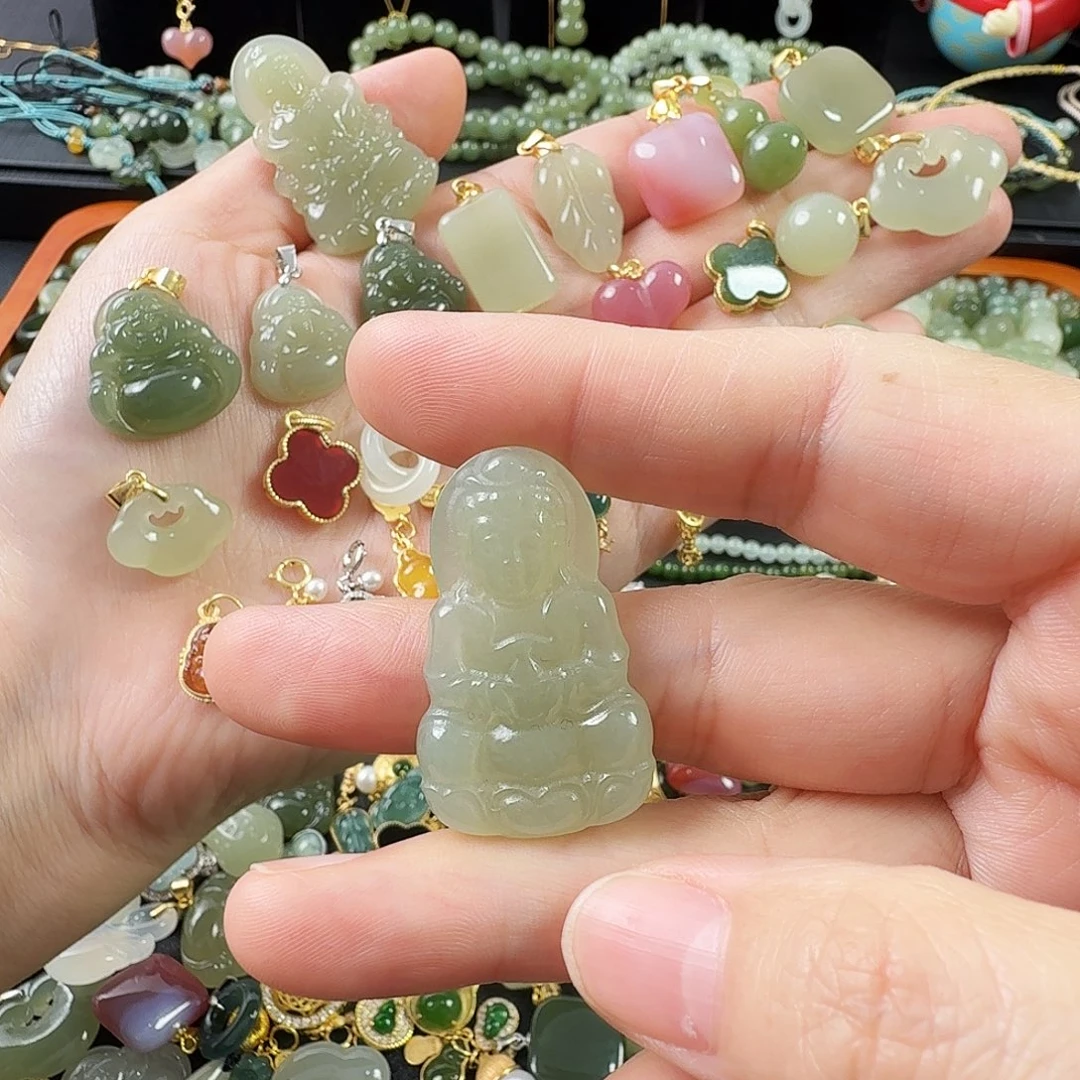 和田玉未镶嵌颈饰