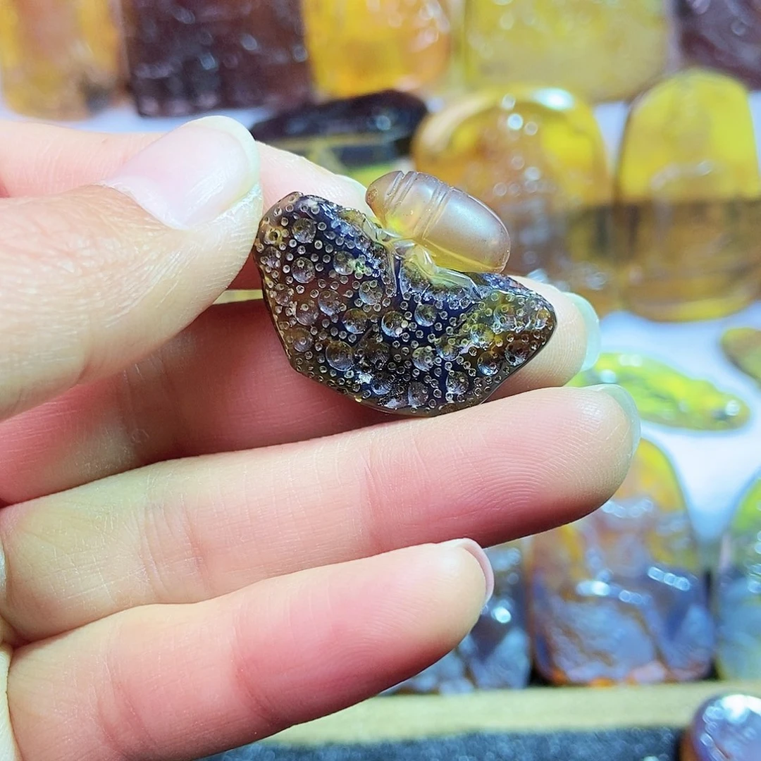 琥珀颈饰未镶嵌甲壳虫