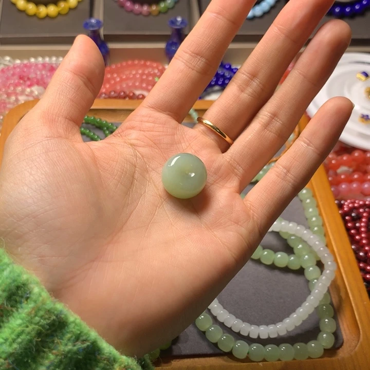 和田玉颈饰未镶嵌林*?