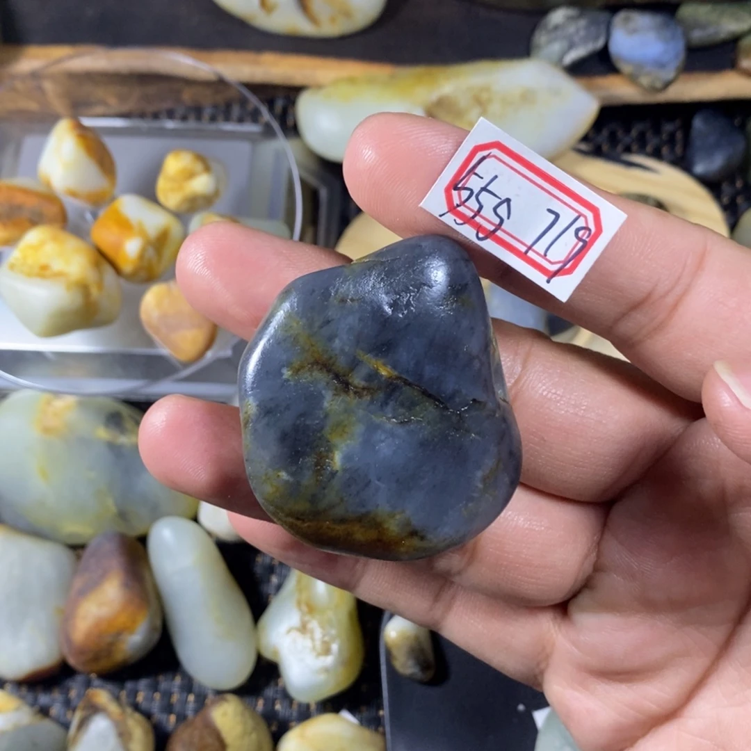 和田玉（糖玉）未镶嵌挂件