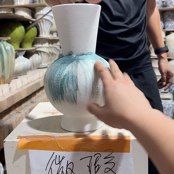 景德镇陶瓷花瓶微瑕介意勿拍