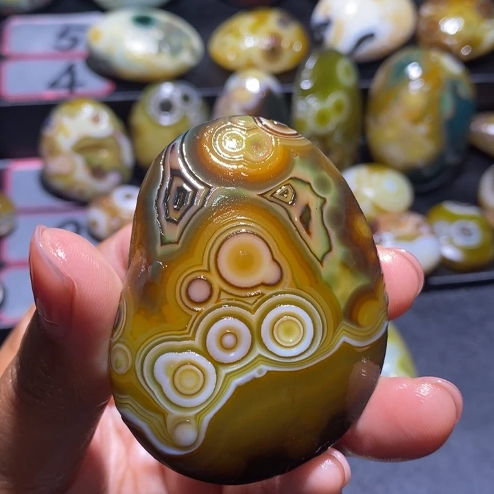 玛瑙/玉髓未镶嵌珠宝奇石58