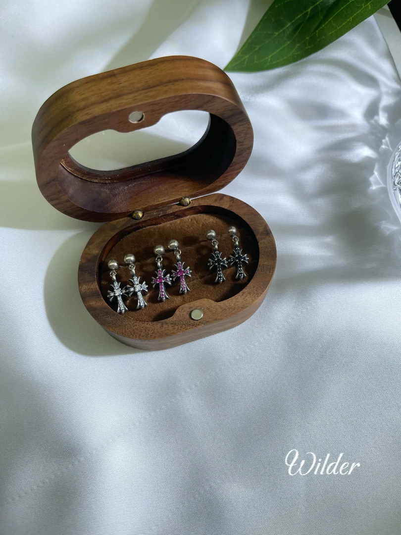 925银合成锆石耳饰 手工气质简约经典精致十字克克耳钉AL1051