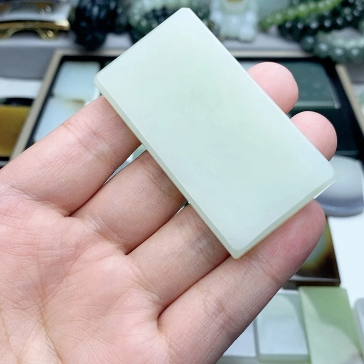 和田玉未镶嵌颈饰炊**水