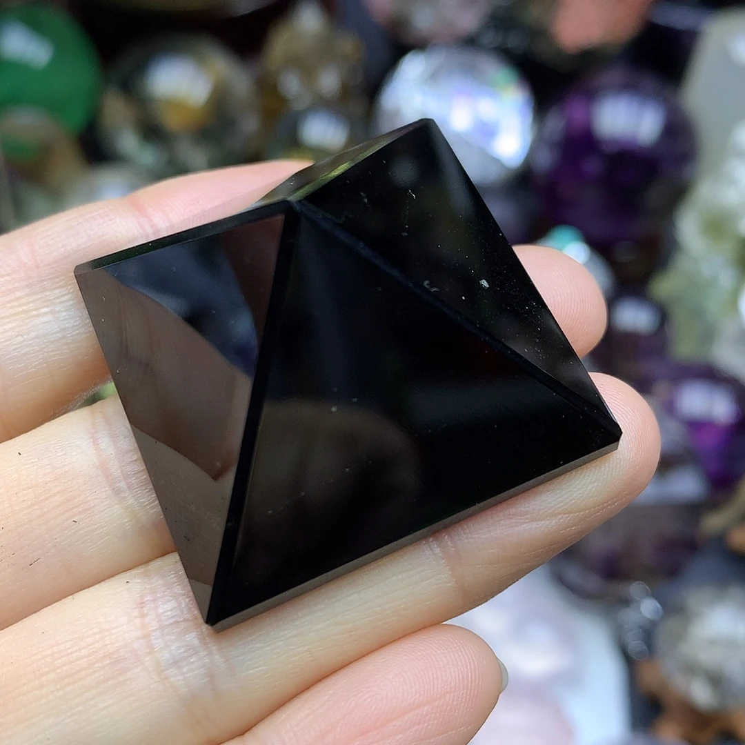 黑曜岩未镶嵌珠宝奇石