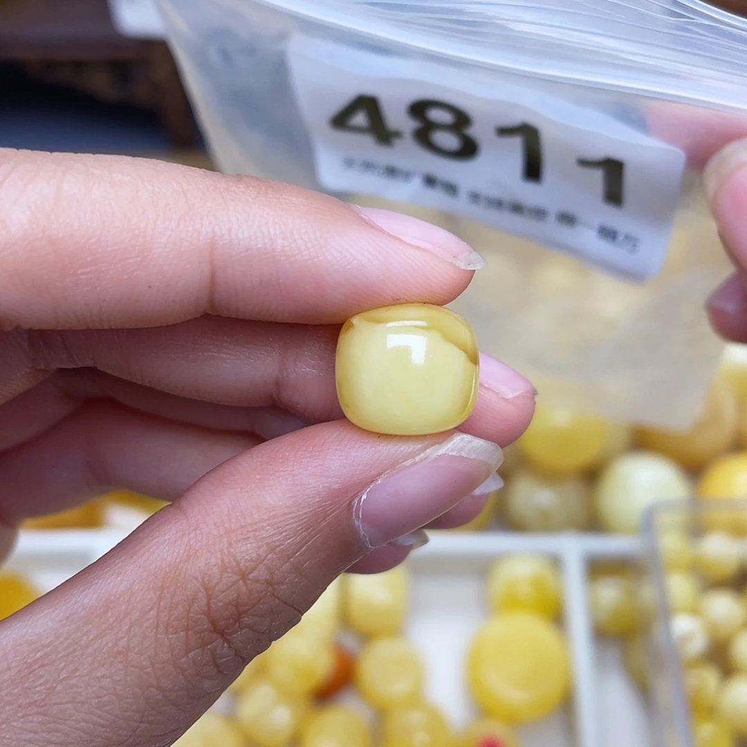 蜜蜡未镶嵌珠宝奇石粉12.4