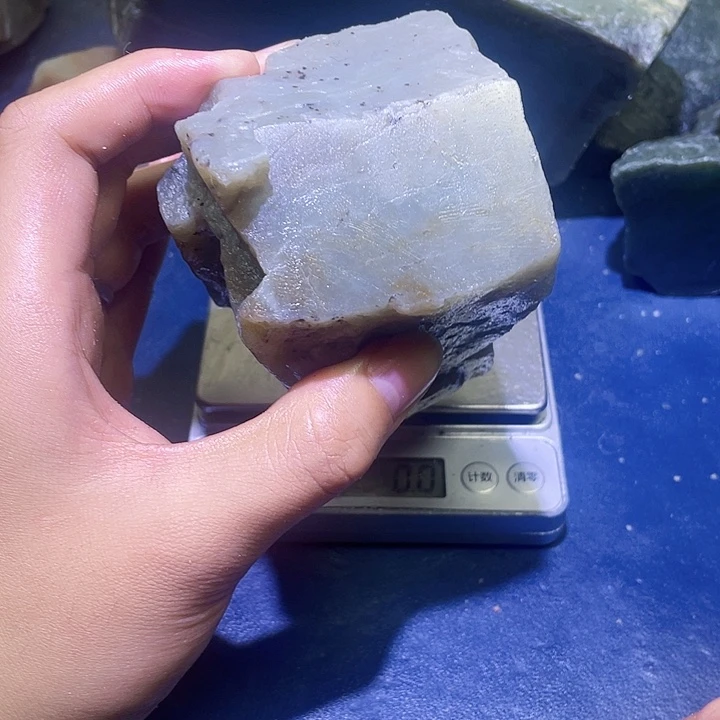 未镶嵌和田玉（糖玉）珠宝半成品