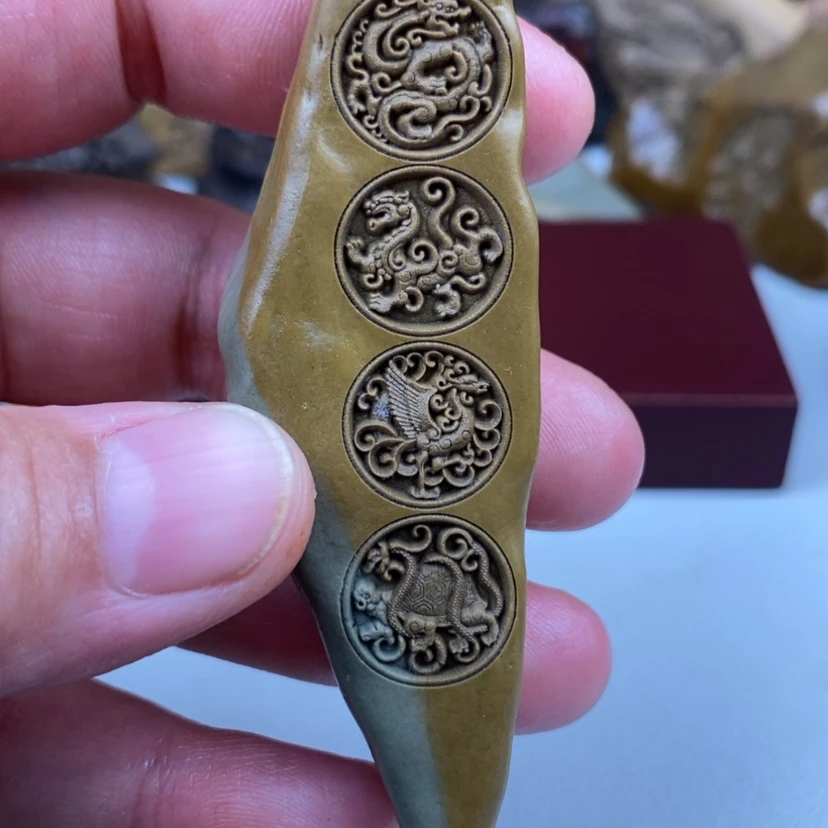 【闪购商品】新疆原石雕刻手把件