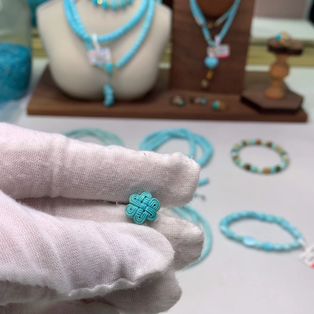 绿松石配饰未镶嵌