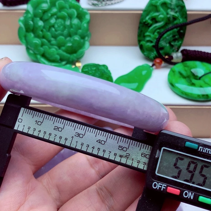 翡翠未镶嵌手镯…．．