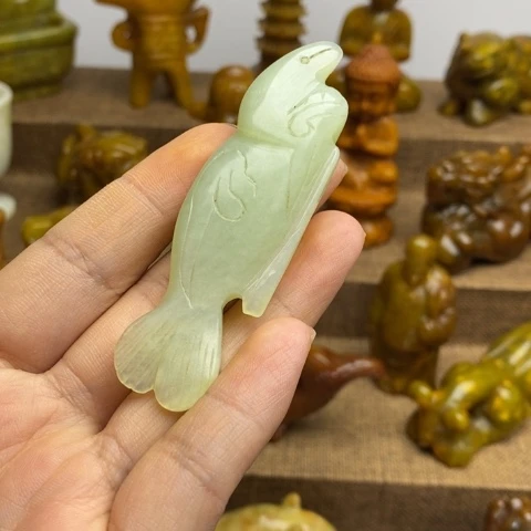 蛇纹石玉未镶嵌颈饰31
