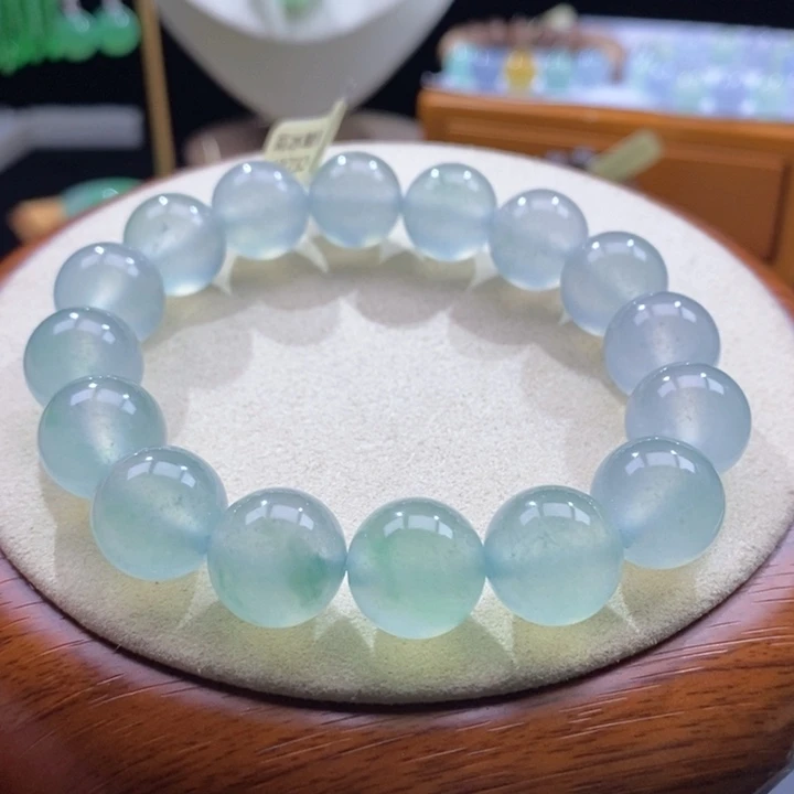 翡翠未镶嵌颈饰翡翠高冰晴绿手串卡13+