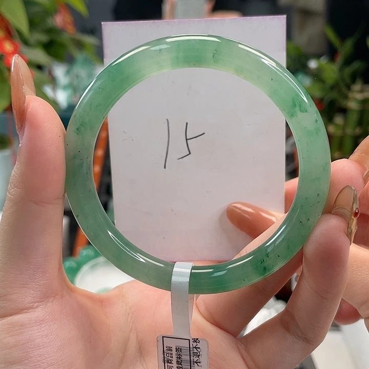 石英质玉手镯未镶嵌天然A货非洲翠手镯