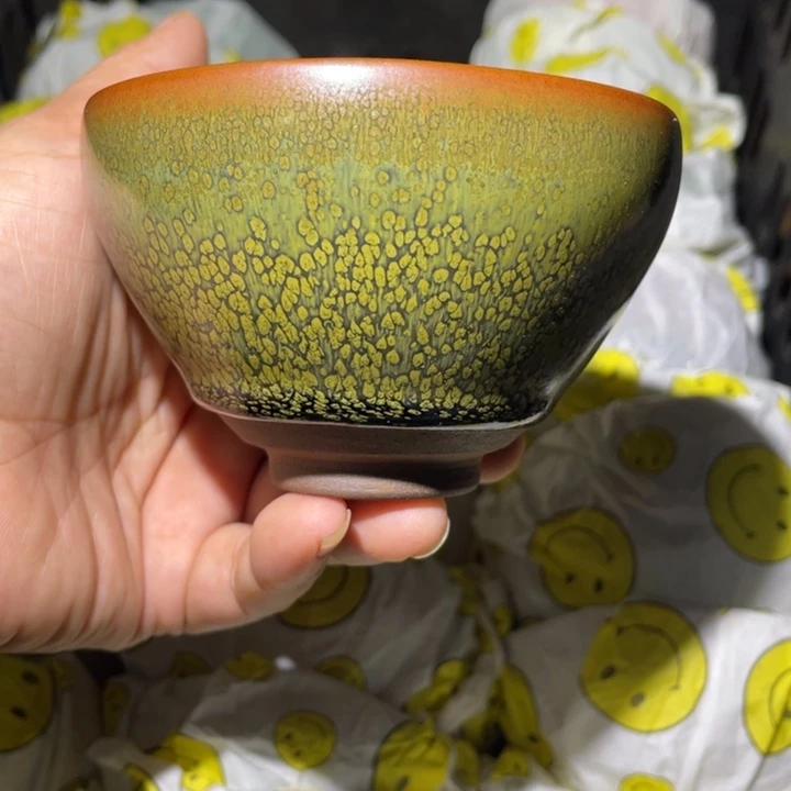 茶盏是因为有很多事不开心