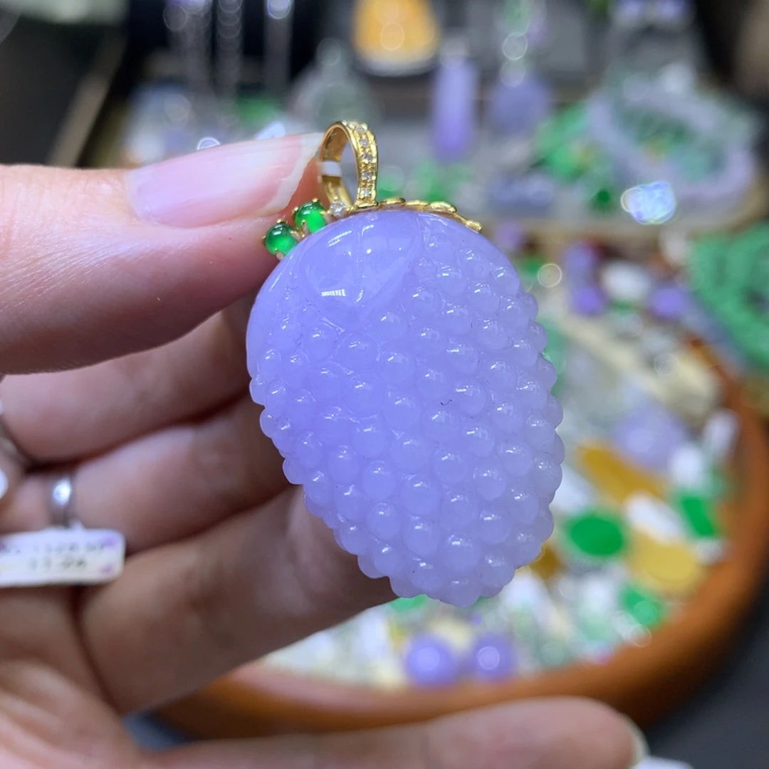 颈饰18K金镶嵌翡翠