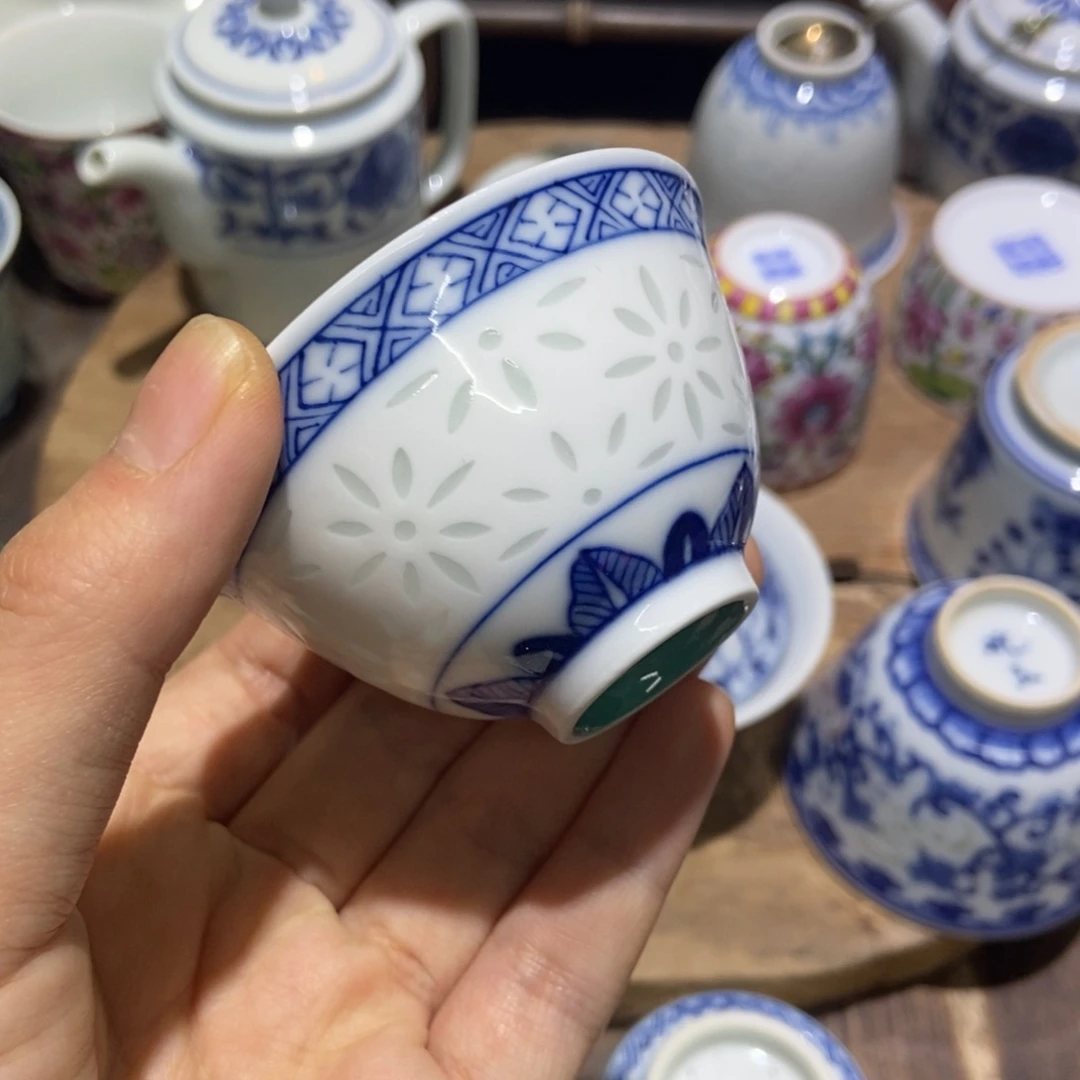给***汤陶瓷艺术品的制作